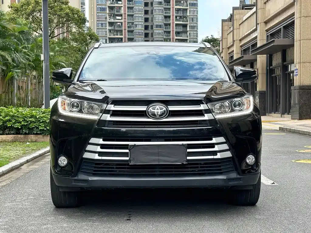 Toyota Highlander 2021 — фото 3