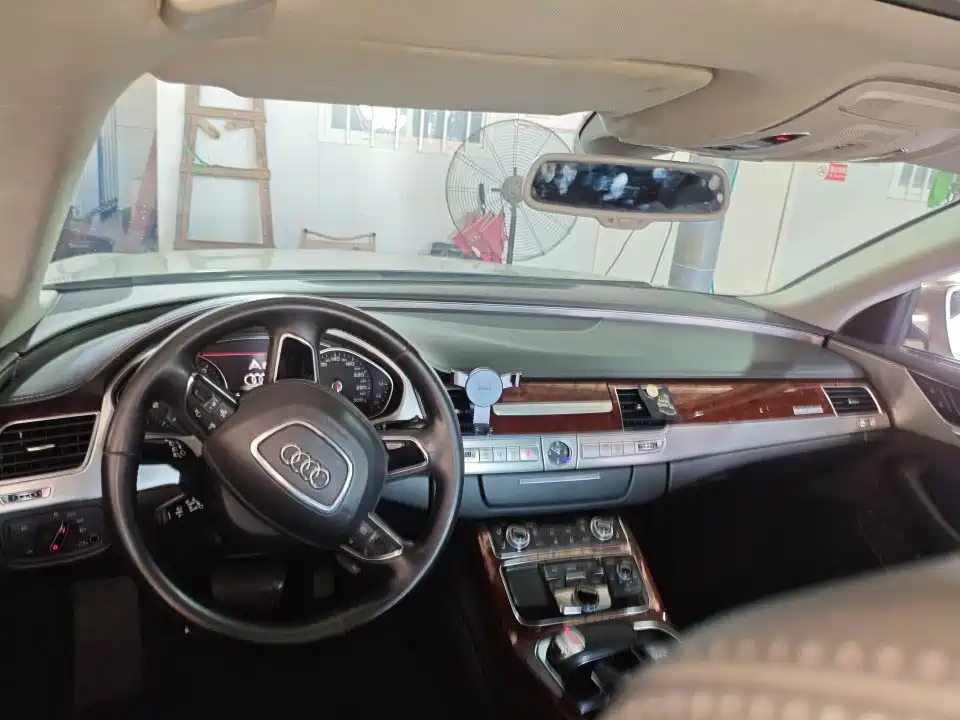 Audi A8 2013