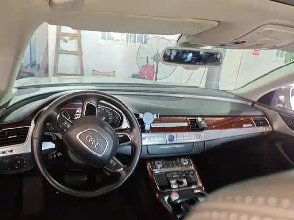 Audi A8 2013