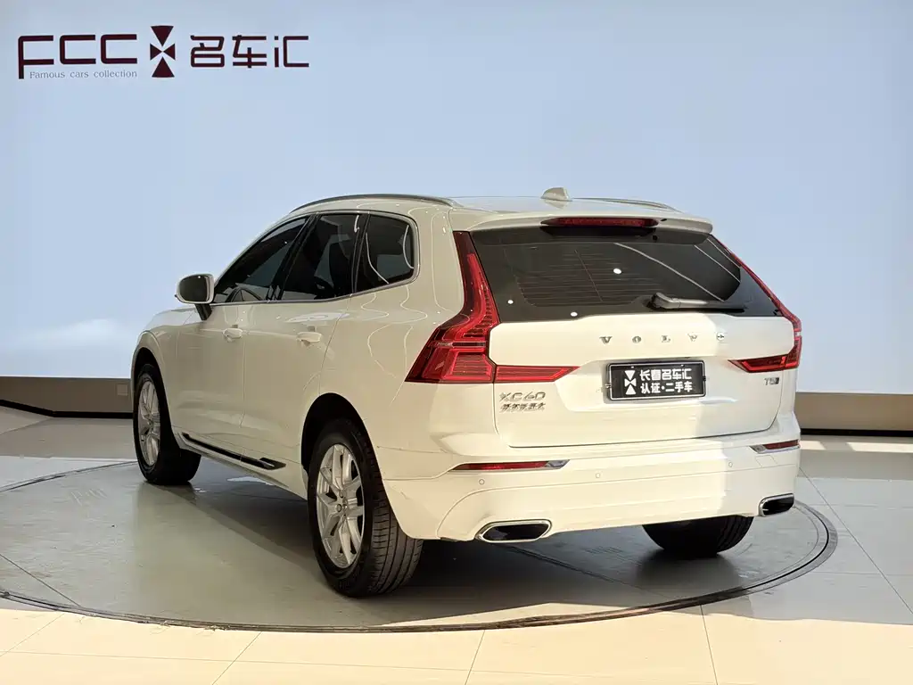 Volvo XC60 2021 — фото 7