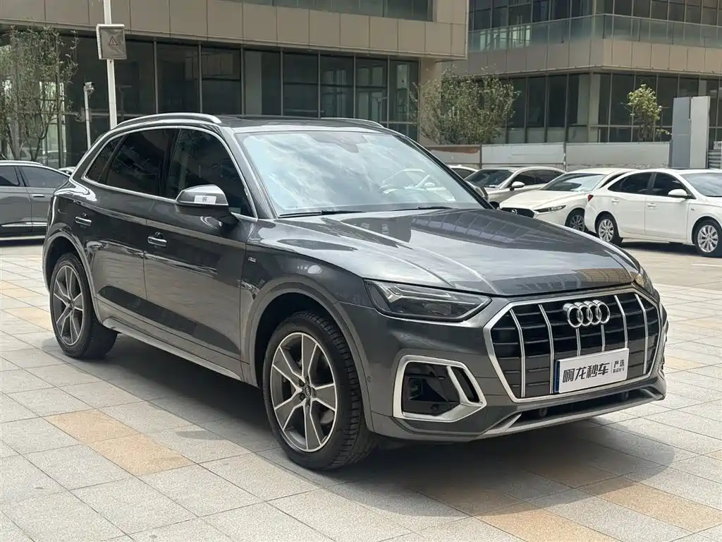 Audi Q5L 2021 — фото 11