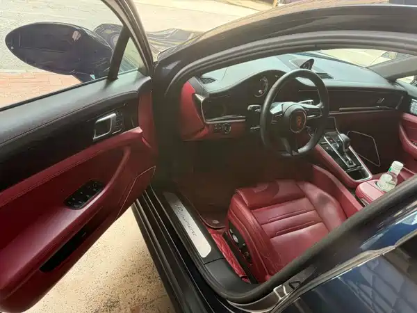 Porsche Panamera 2022