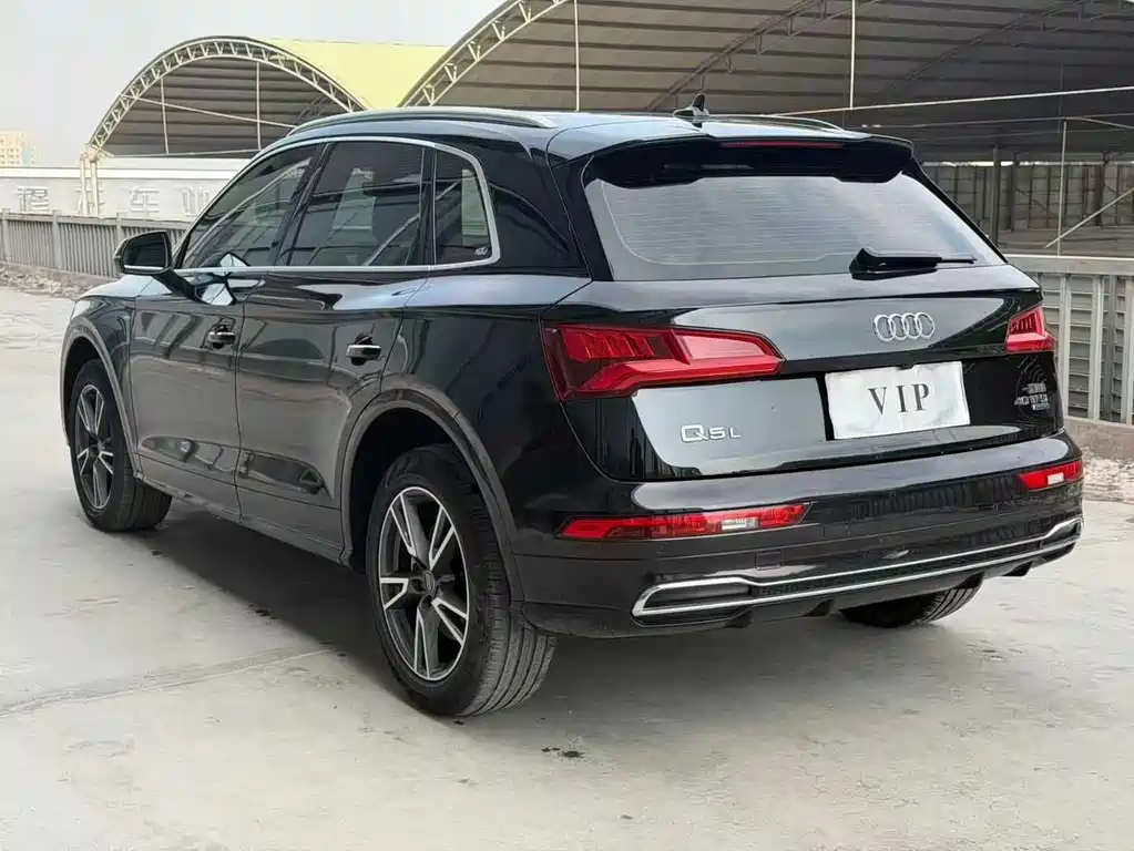 Audi Q5L 2021