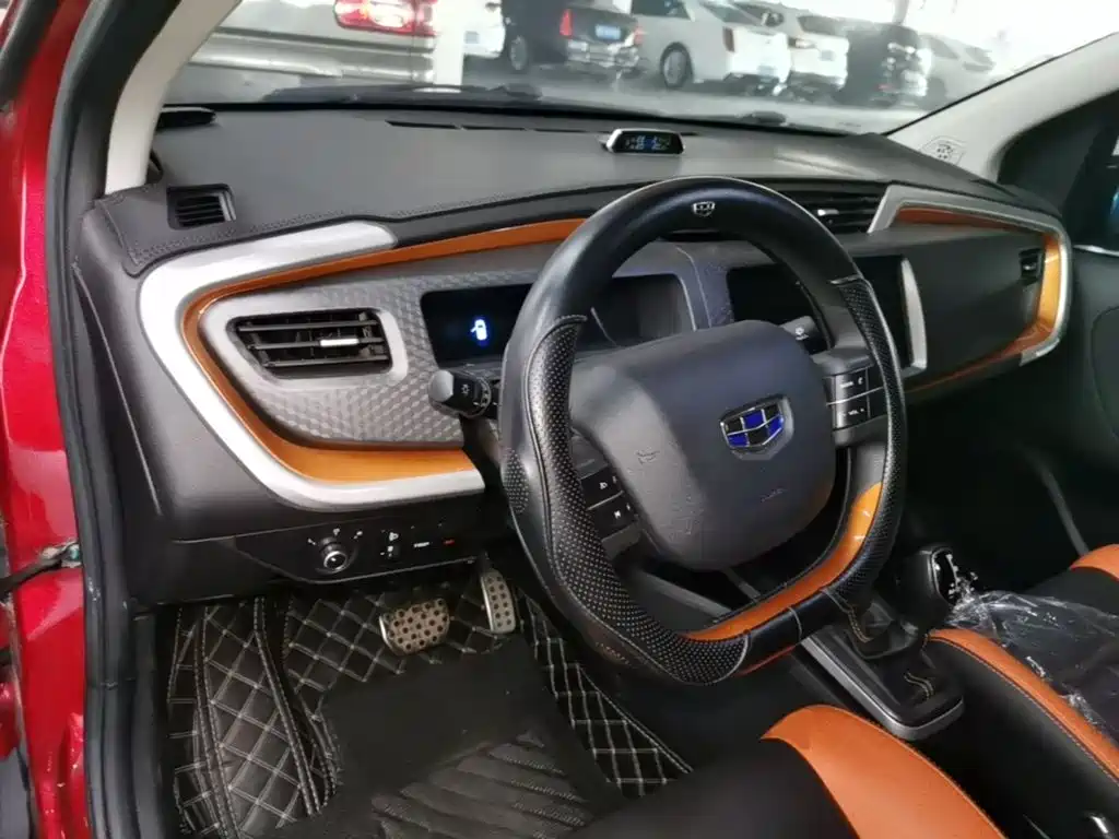 Geely Vision X1 2019 — фото 10