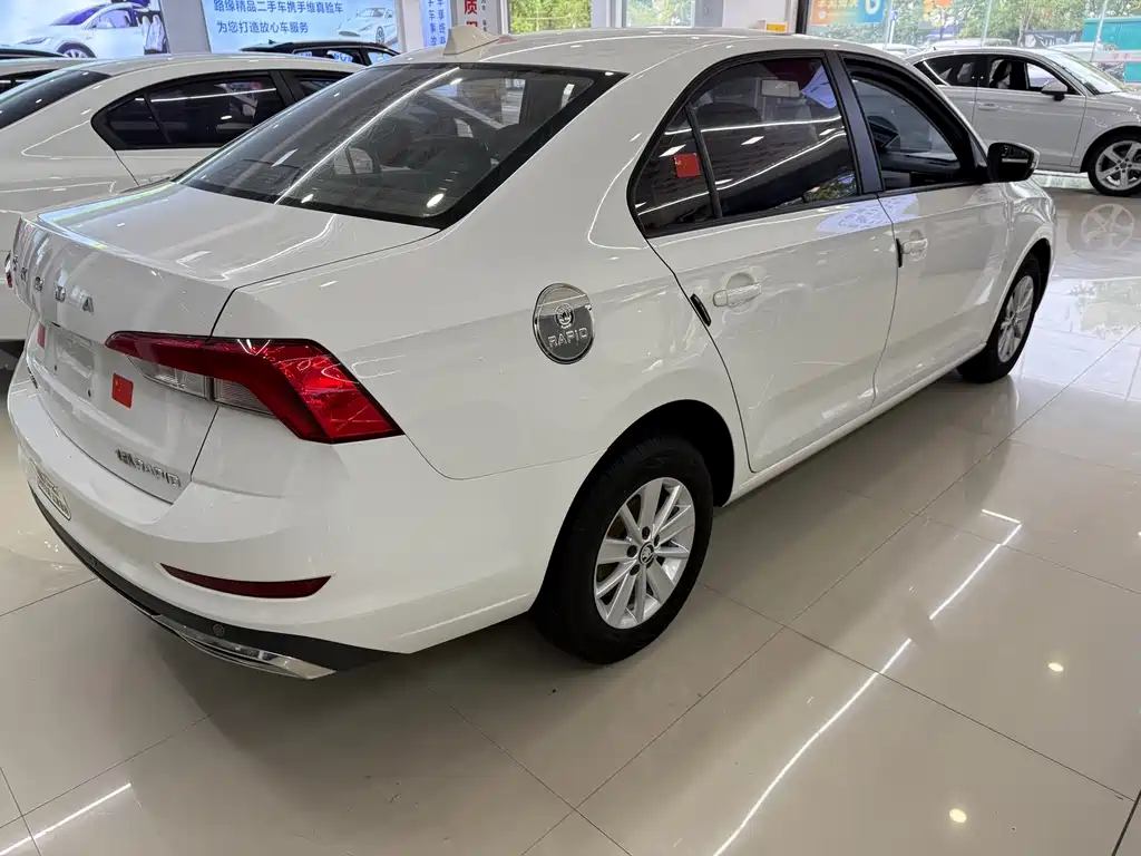 Skoda Rapid 2023 — фото 12