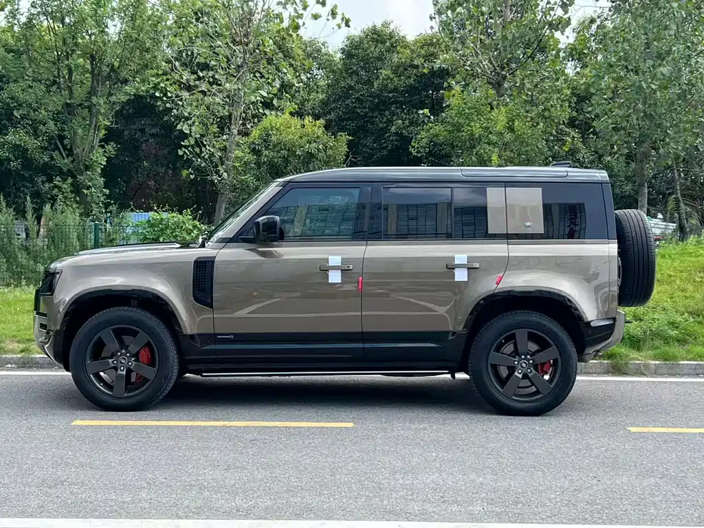 Land Rover Defender 2021 — фото 3