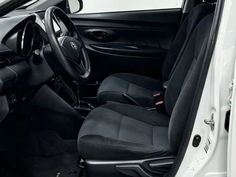 Toyota Yaris L 2019 — фото 6