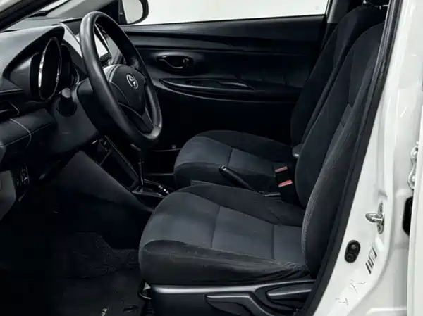 Toyota Yaris L 2019