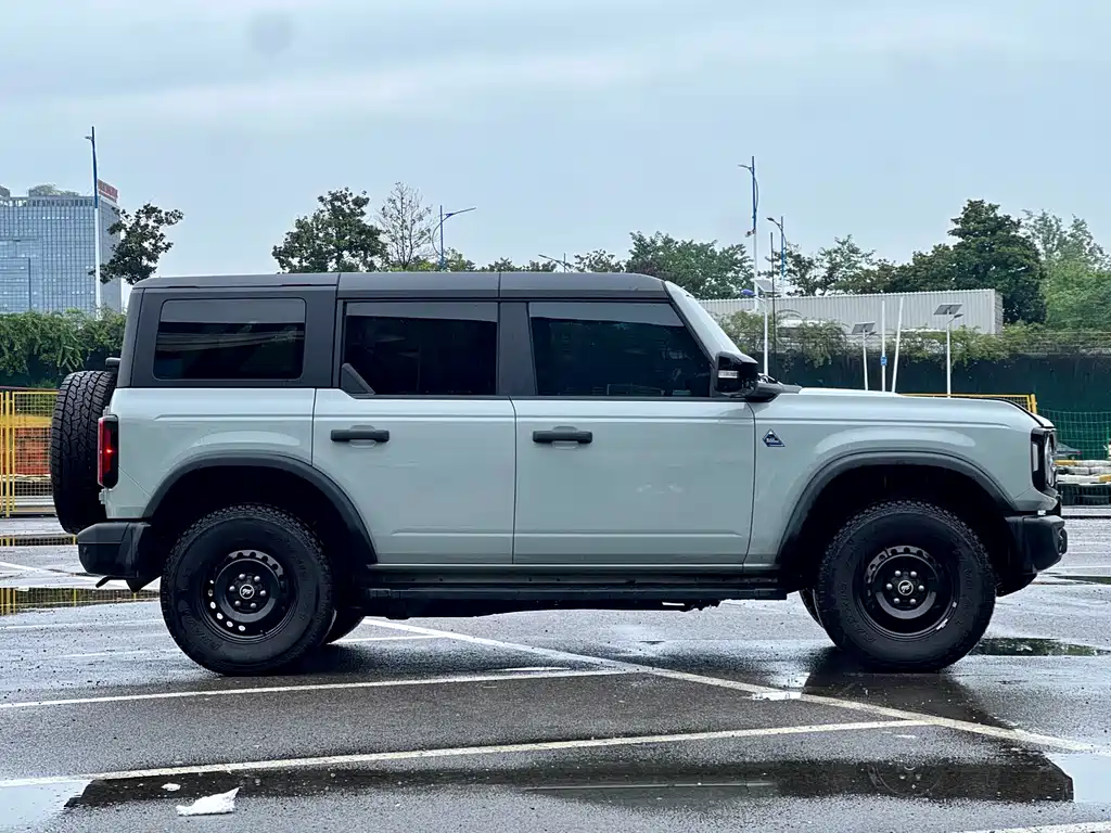Ford Bronco 2025