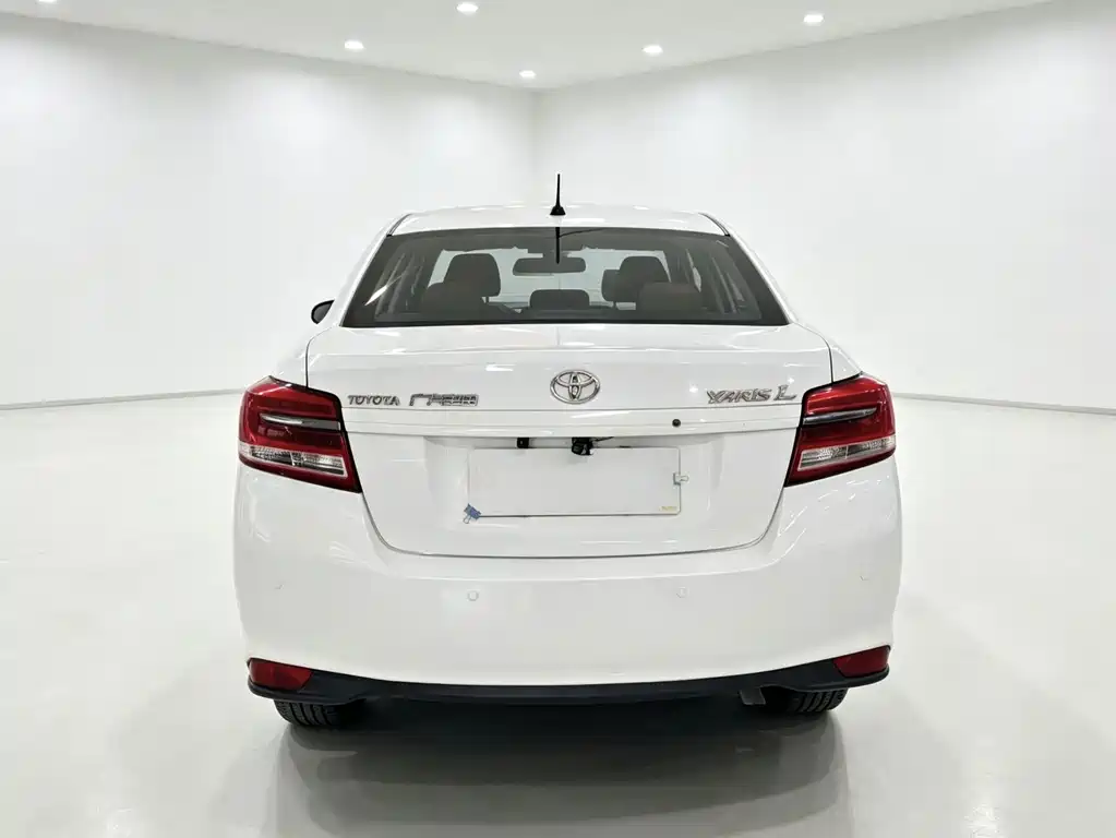 Toyota Yaris L 2019 — фото 11