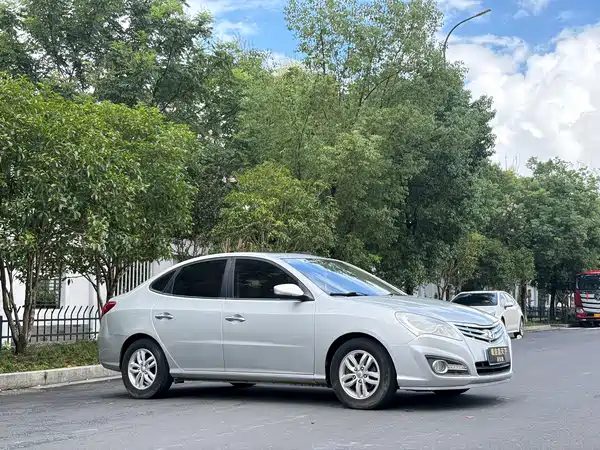 Hyundai Yuedong 2013