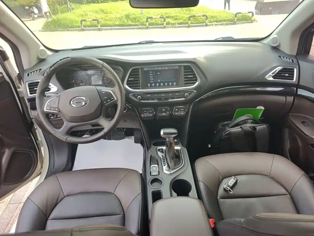 GAC Trumpchi GS4 2016 — фото 10