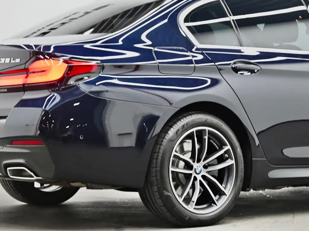 BMW 5 Series New Energy 2022 — фото 33