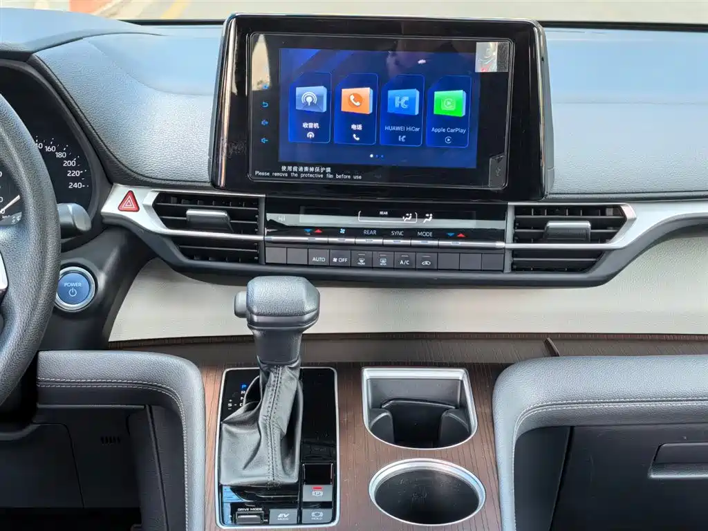 Toyota Sienna 2023 — фото 12