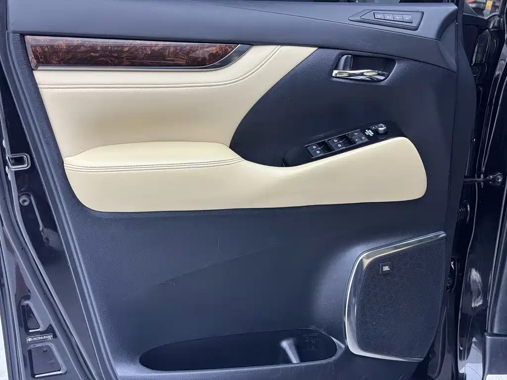Toyota Alphard 2019 — фото 7