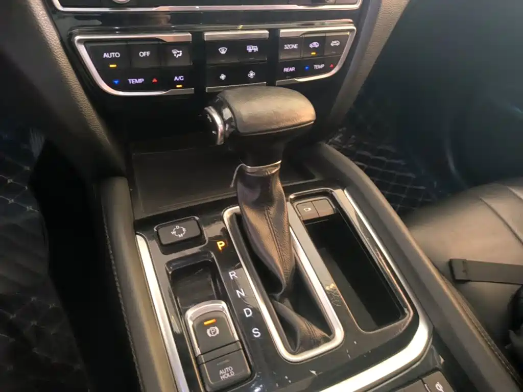 GAC Trumpchi GS8 2017 — фото 14