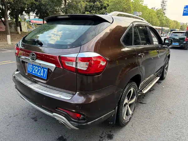 BYD S7 2015