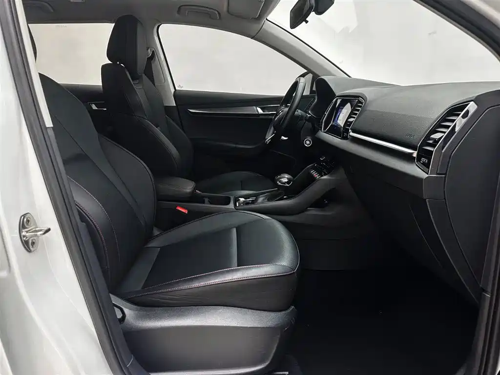 Skoda Karoq 2023 — фото 20