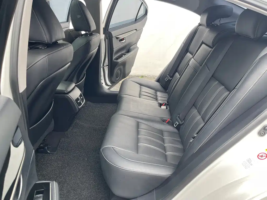 Lexus ES 2015 — фото 8