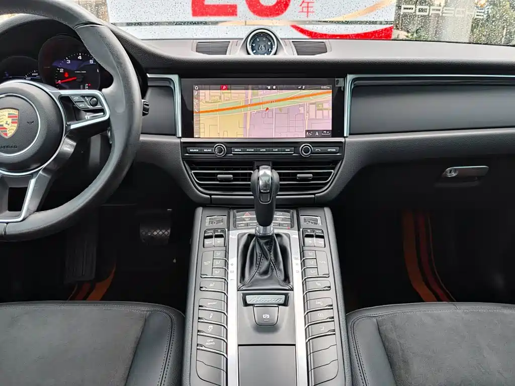 Porsche Macan 2019 — фото 9