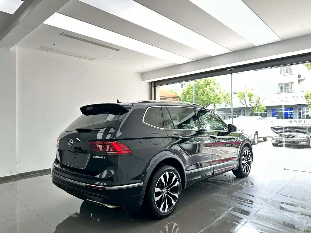 Volkswagen Tiguan L 2019 — фото 9