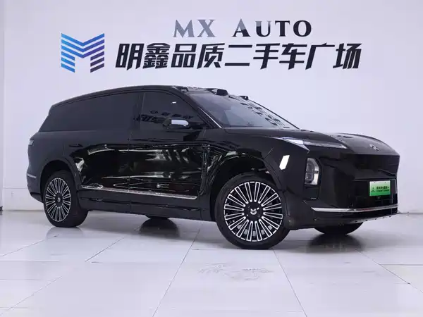 NIO ES8 2025