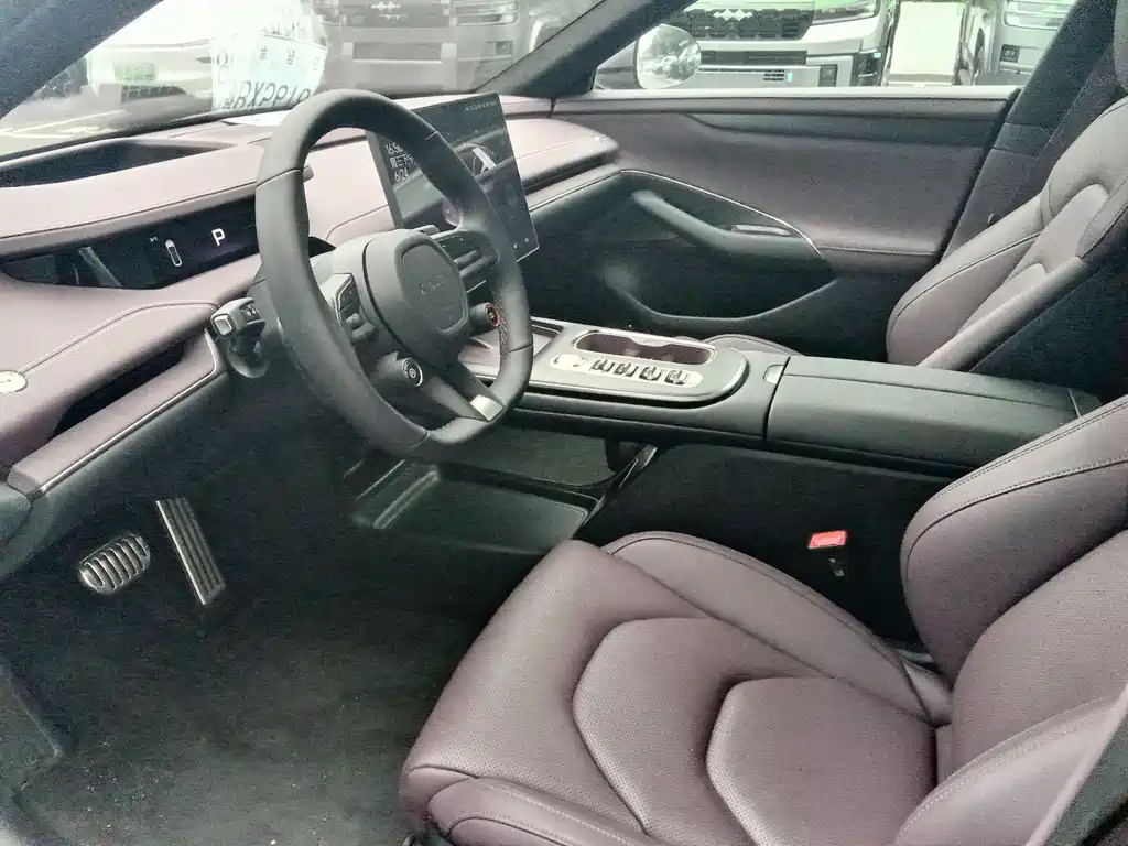 Xiaomi SU7 2025