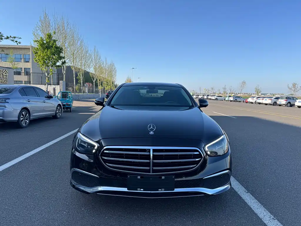 Mercedes-Benz E-Class 2022 — фото 1