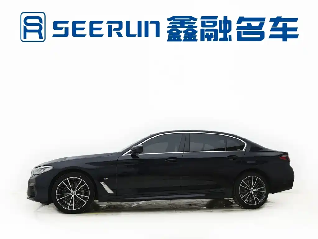 BMW 5 Series 2022 — фото 12