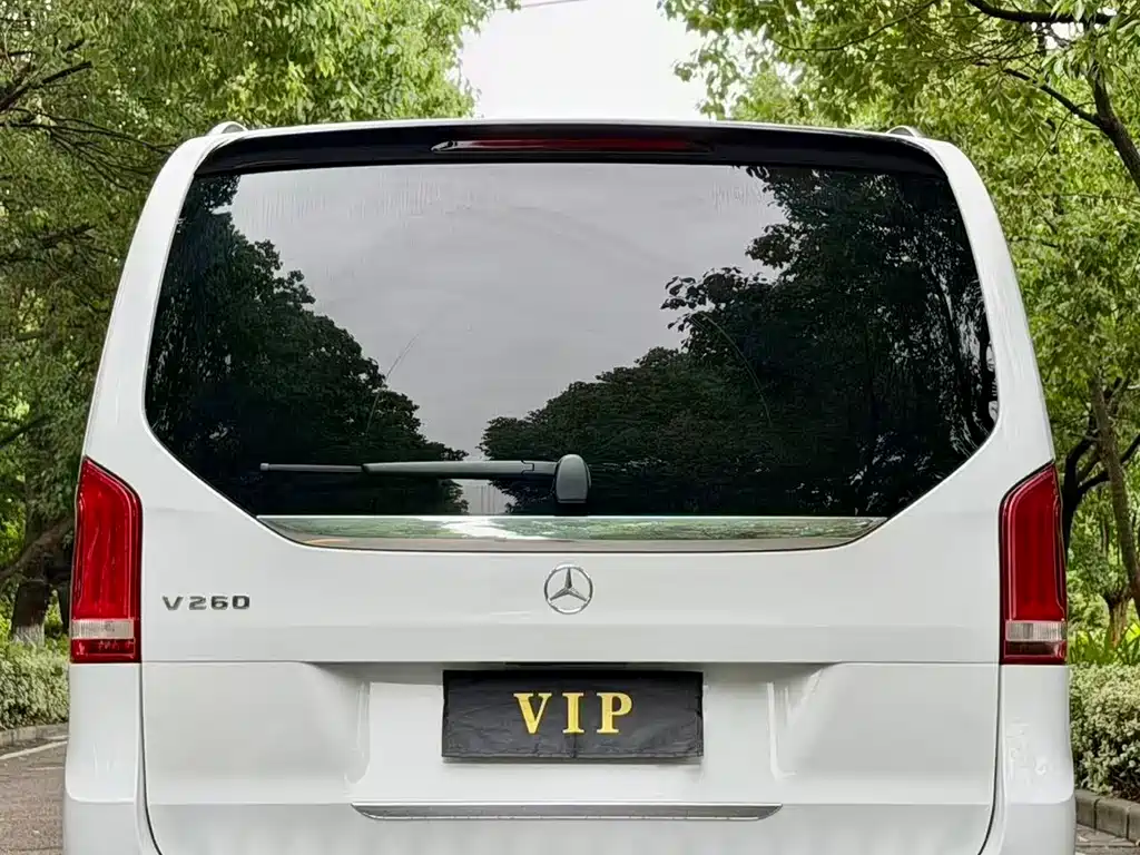 Mercedes-Benz V-Class 2020 — фото 11