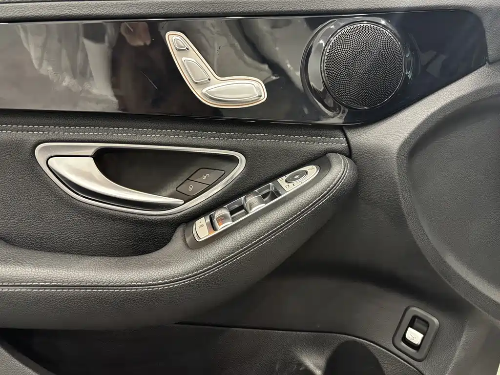 Mercedes-Benz C-Class 2019 — фото 16