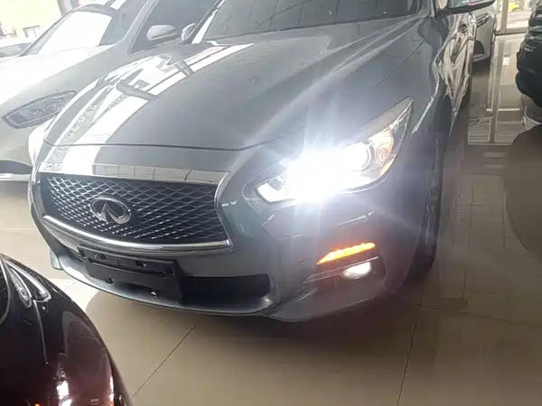 Infiniti Q50L 2017
