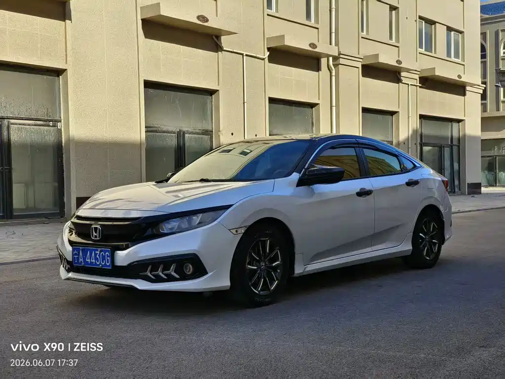 Honda Civic 2019 — фото 1