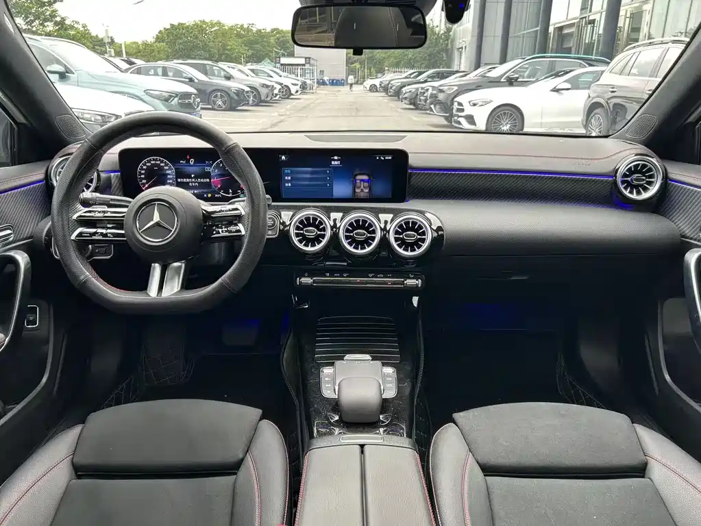 Mercedes-Benz A-Class 2024 — фото 16