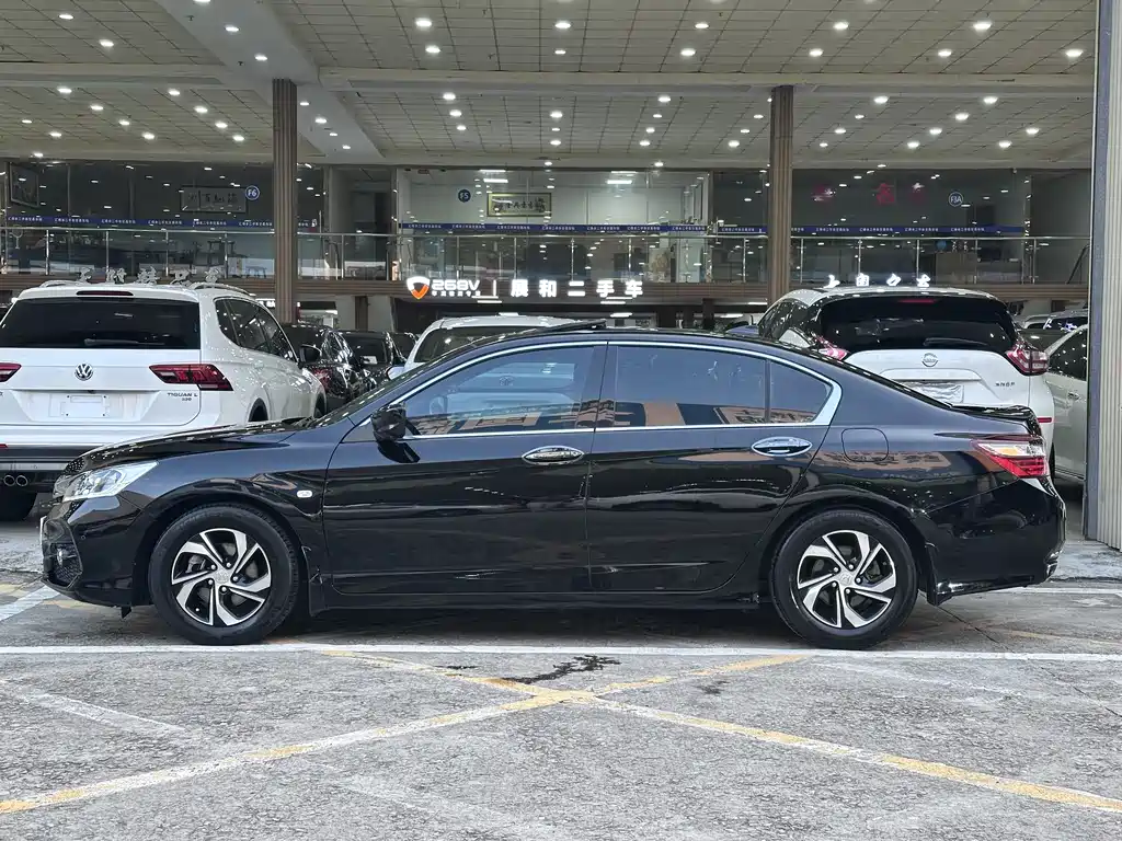 Honda Accord 2016 — фото 8