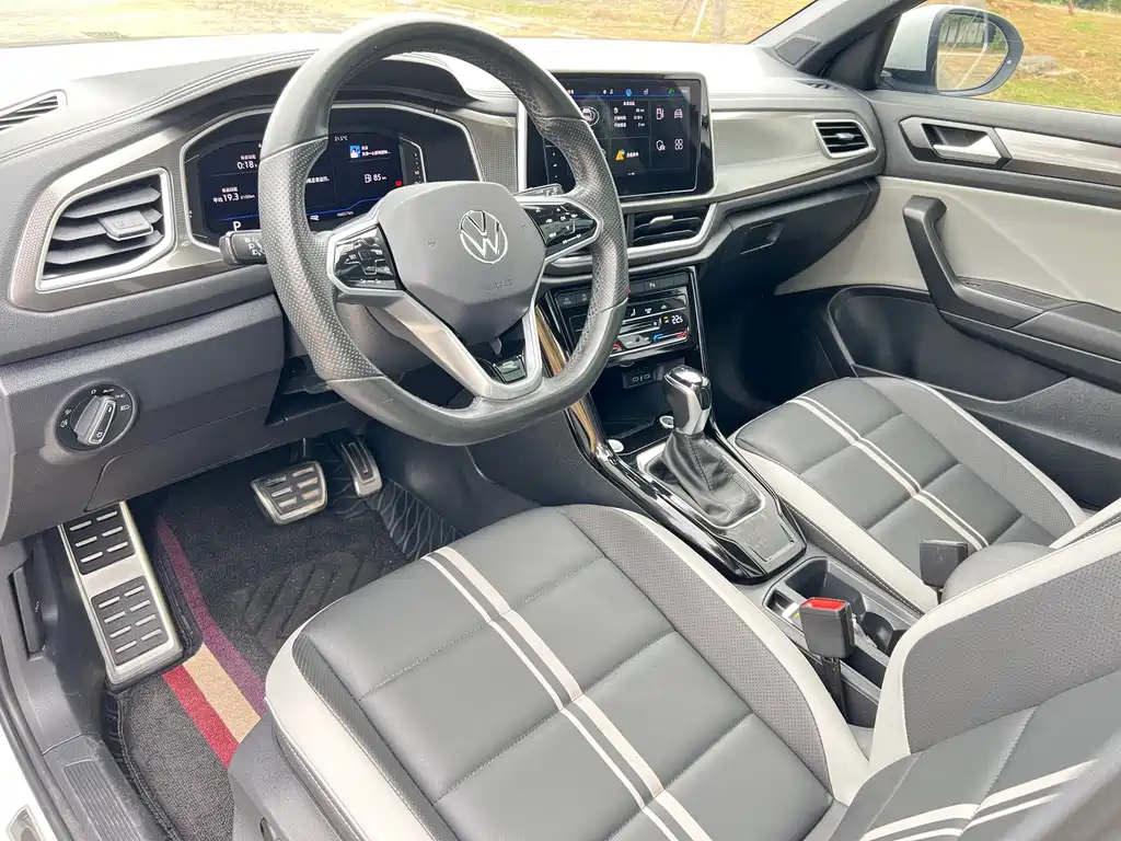 Volkswagen T-Roc 2023 — фото 13