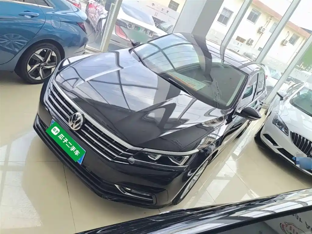 Volkswagen Passat 2018 — фото 1