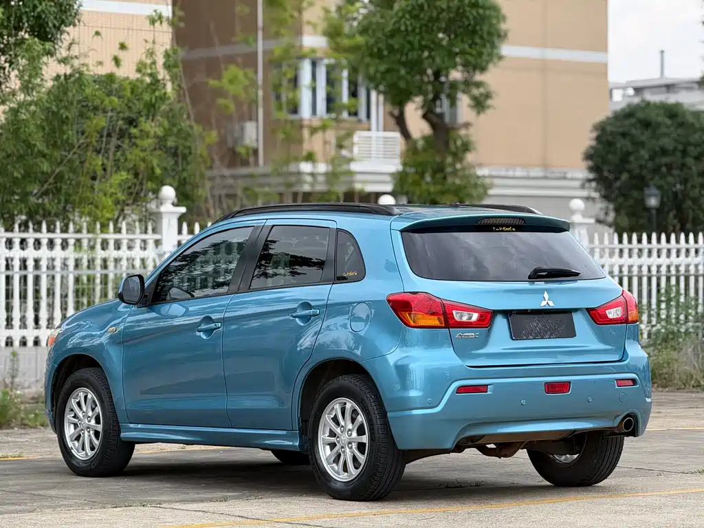 Mitsubishi ASX 2011