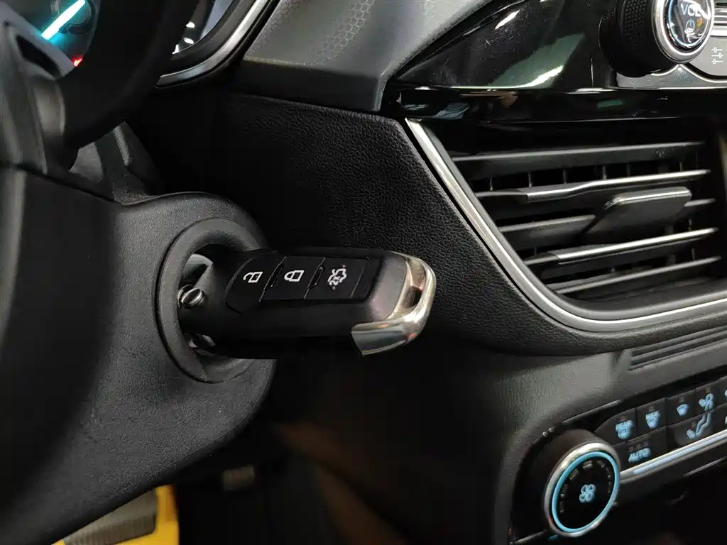 Ford Focus Active 2020 — фото 17