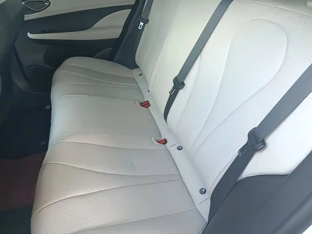 BYD Seal 05 DM-i 2025 — фото 17