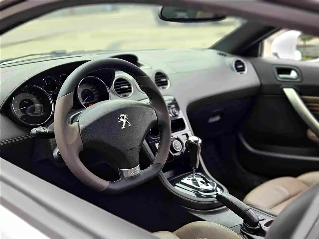 Peugeot RCZ 2018 — фото 13