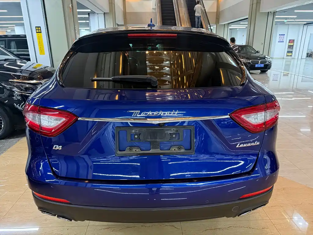 Maserati Levante 2018 — фото 16