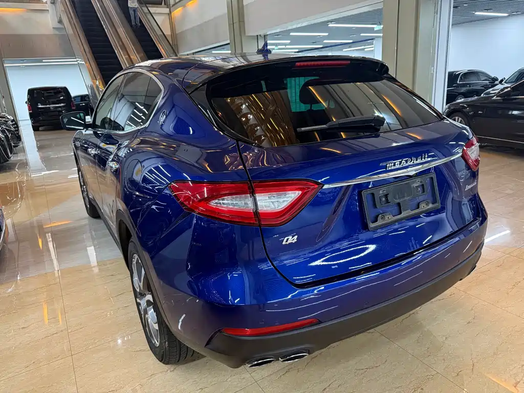 Maserati Levante 2018 — фото 15