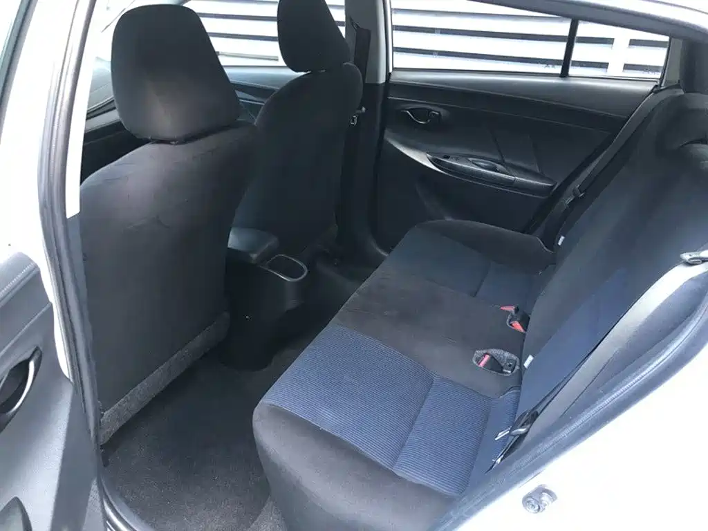 Toyota Yaris L 2018 — фото 9