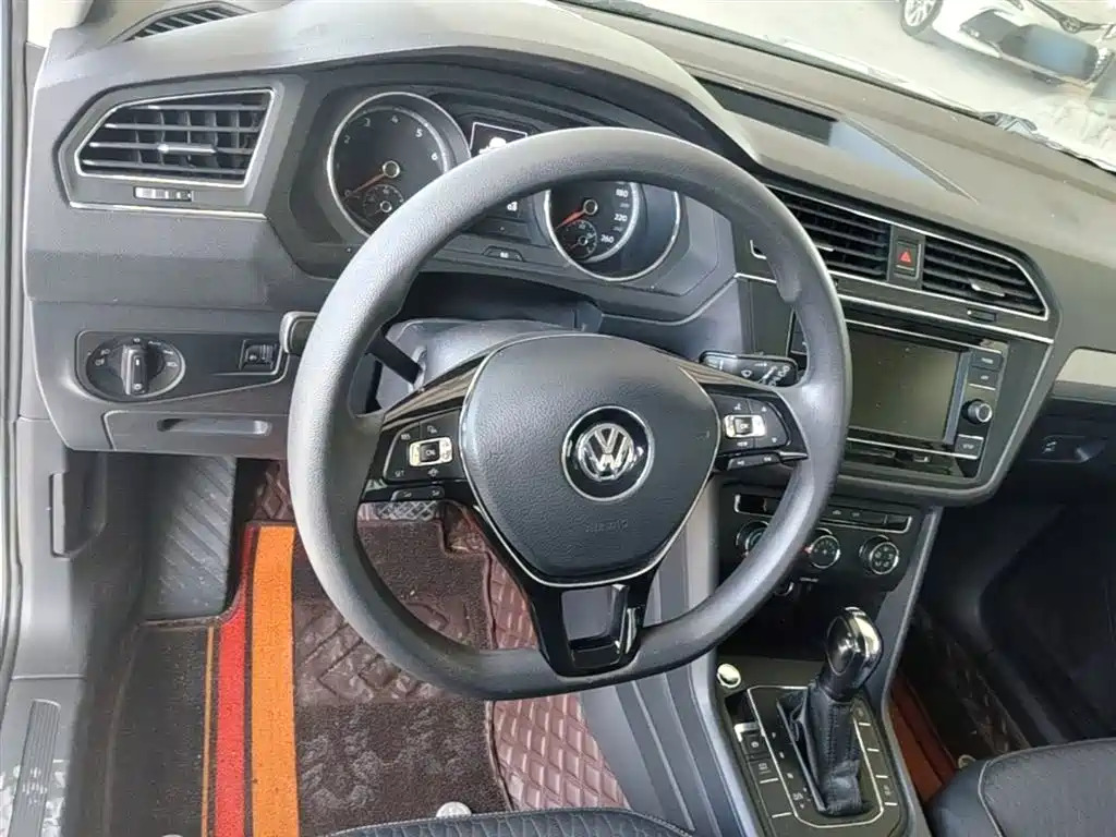 Volkswagen Tiguan L 2019 — фото 11