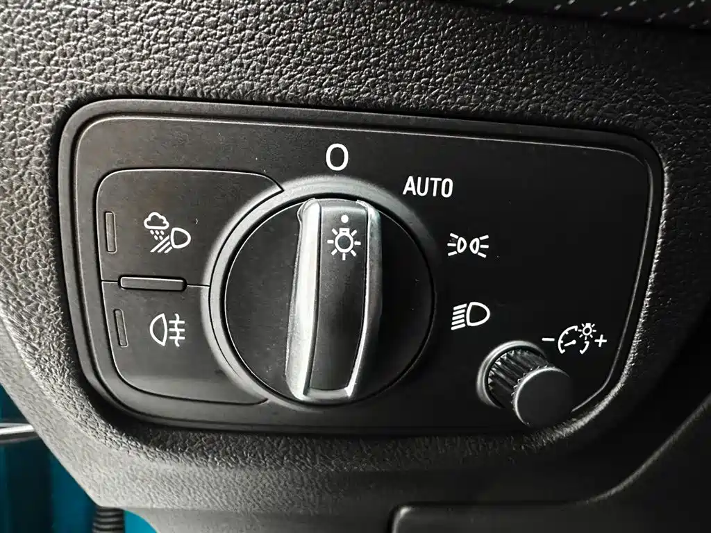 Audi Q2L 2022 — фото 18