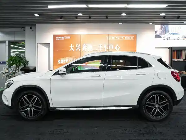 Mercedes-Benz GLA 2016