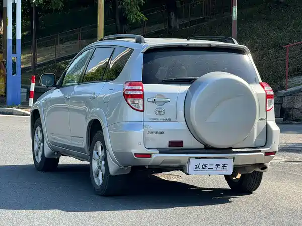 Toyota RAV4 2010