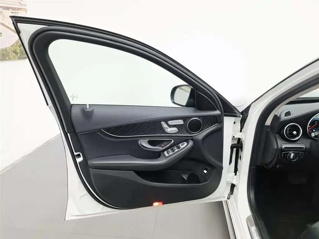 Mercedes-Benz C-Class 2019 — фото 8