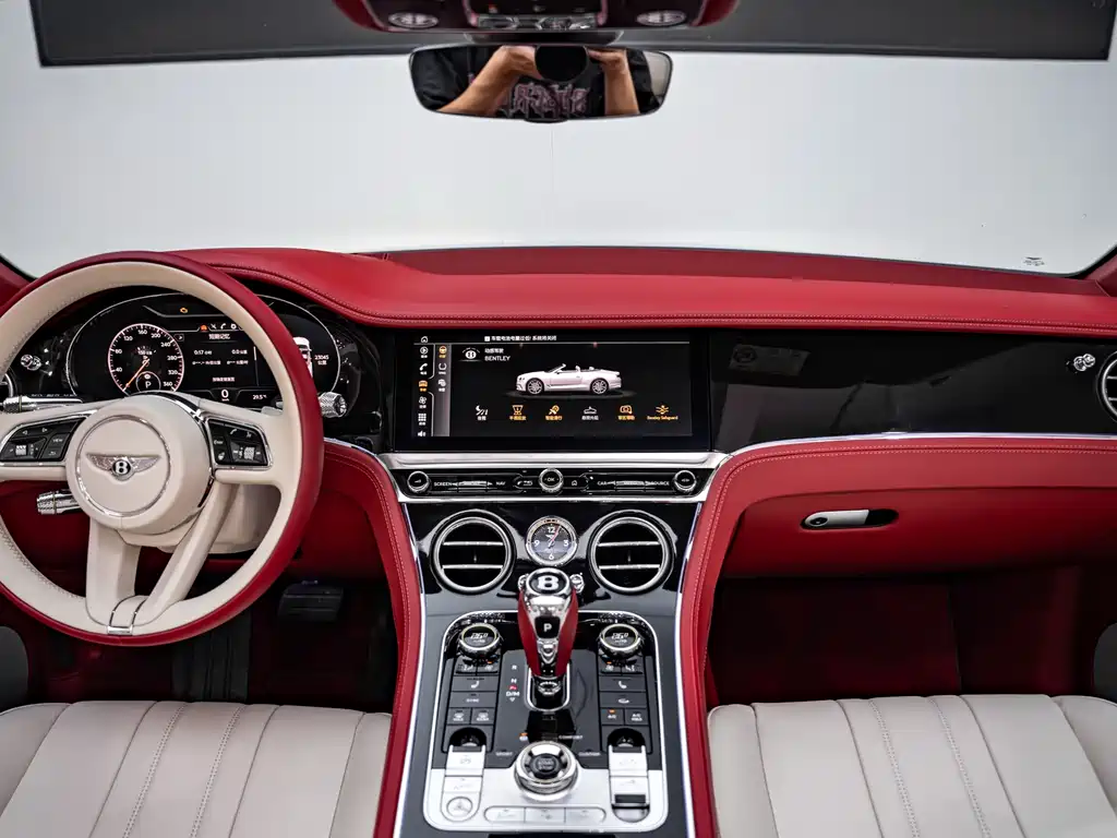 Bentley Continental 2022 — фото 10